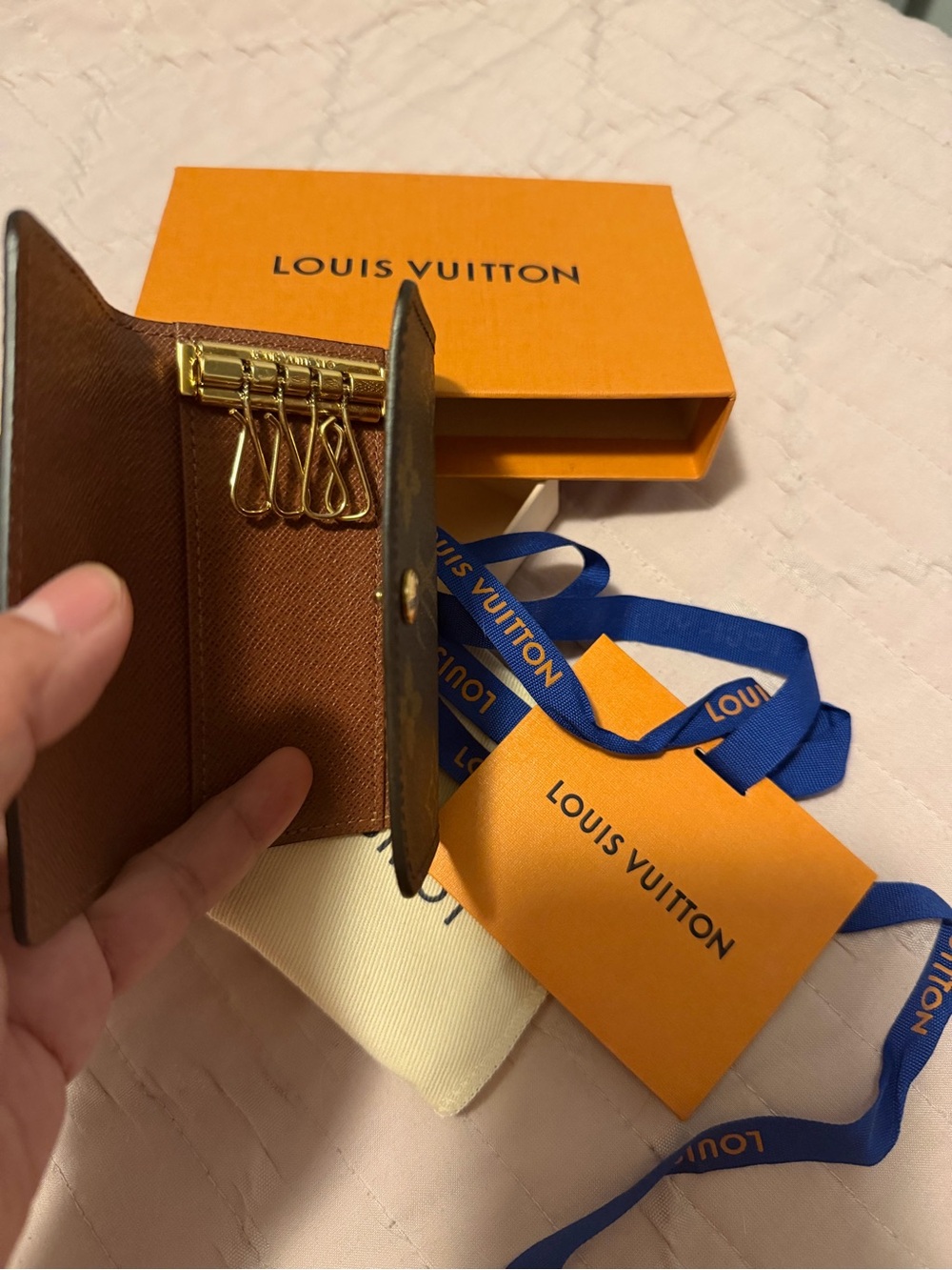 Key holder (key & card holder)